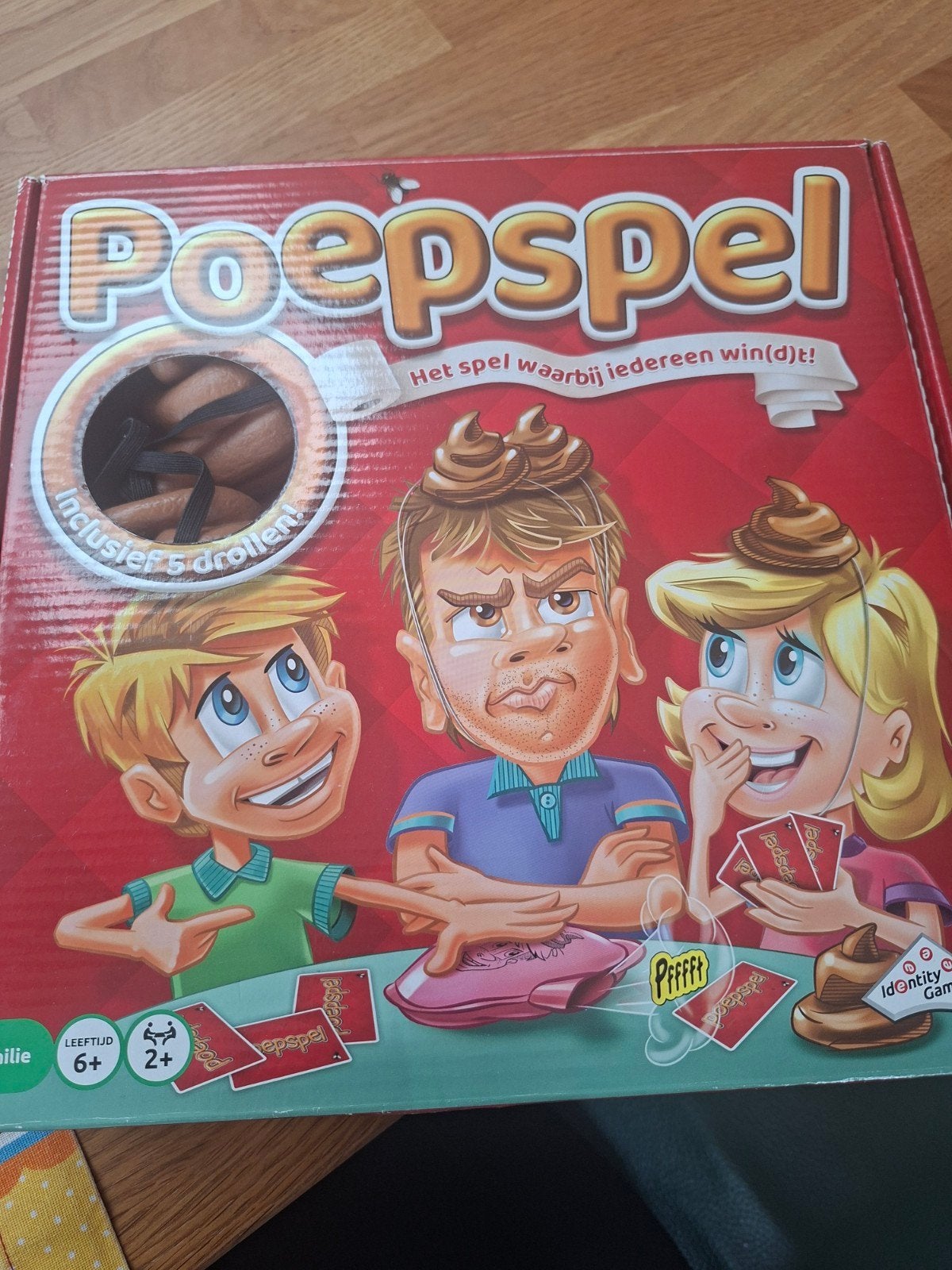 Poepspel - Het hilarische spel voor jong en oud!, Vijf spelers of meer, Ophalen of Verzenden, Gebruikt, Identity Games
