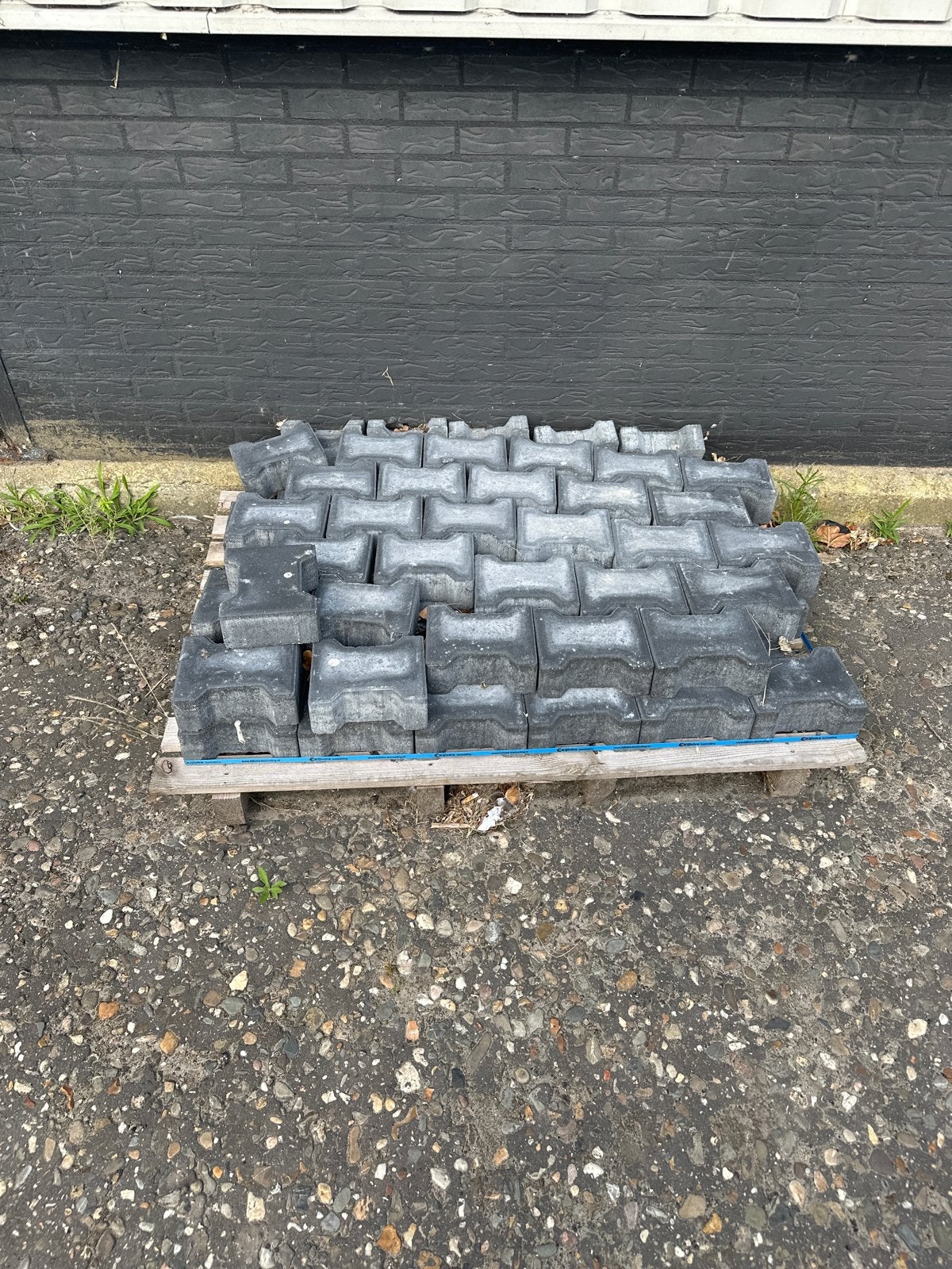 Gratis H-klinkers - Gebruikte betonklinkers voor bestrating, Ophalen, Gebruikt, Klinkers, Minder dan 5 m²