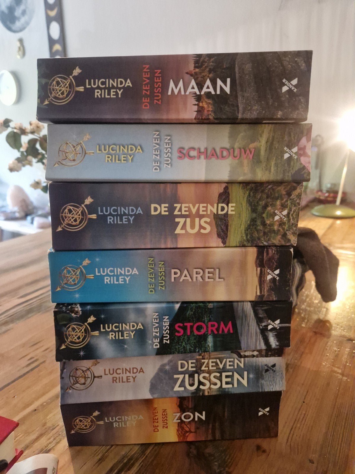 7 boeken van de zeven zussen Lucinda Riley, Ophalen of Verzenden, Gelezen
