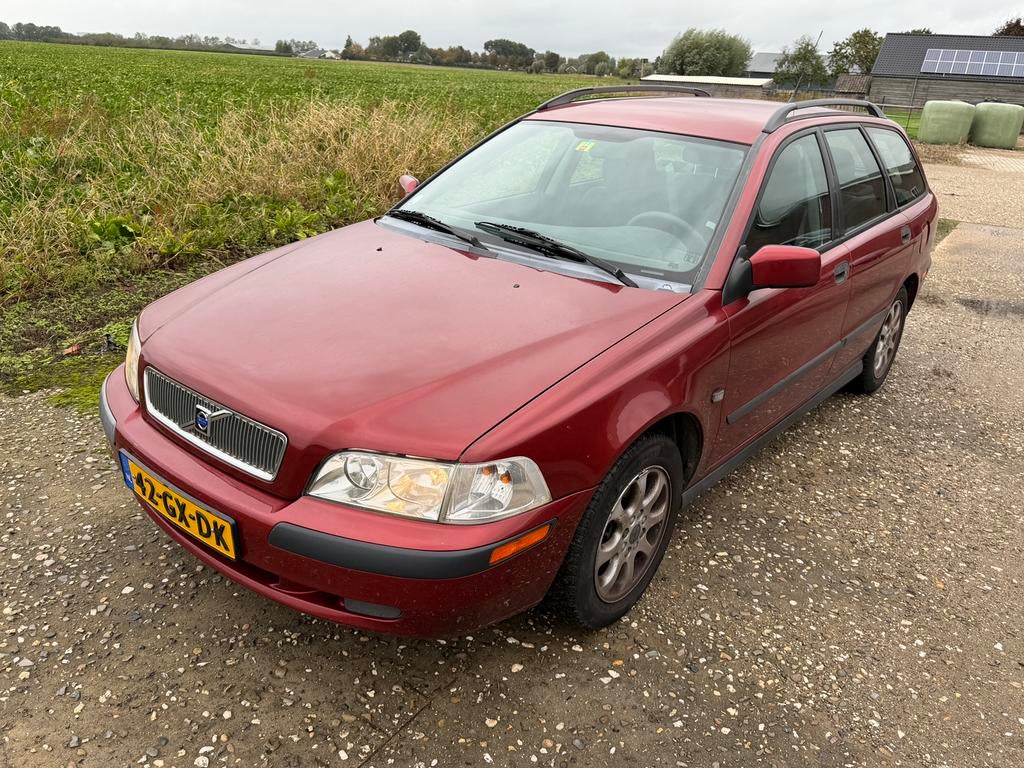 Volvo V40 1.8 2001 Rood, Voorwielaandrijving, 4 cilinders, 122 pk, Origineel Nederlands