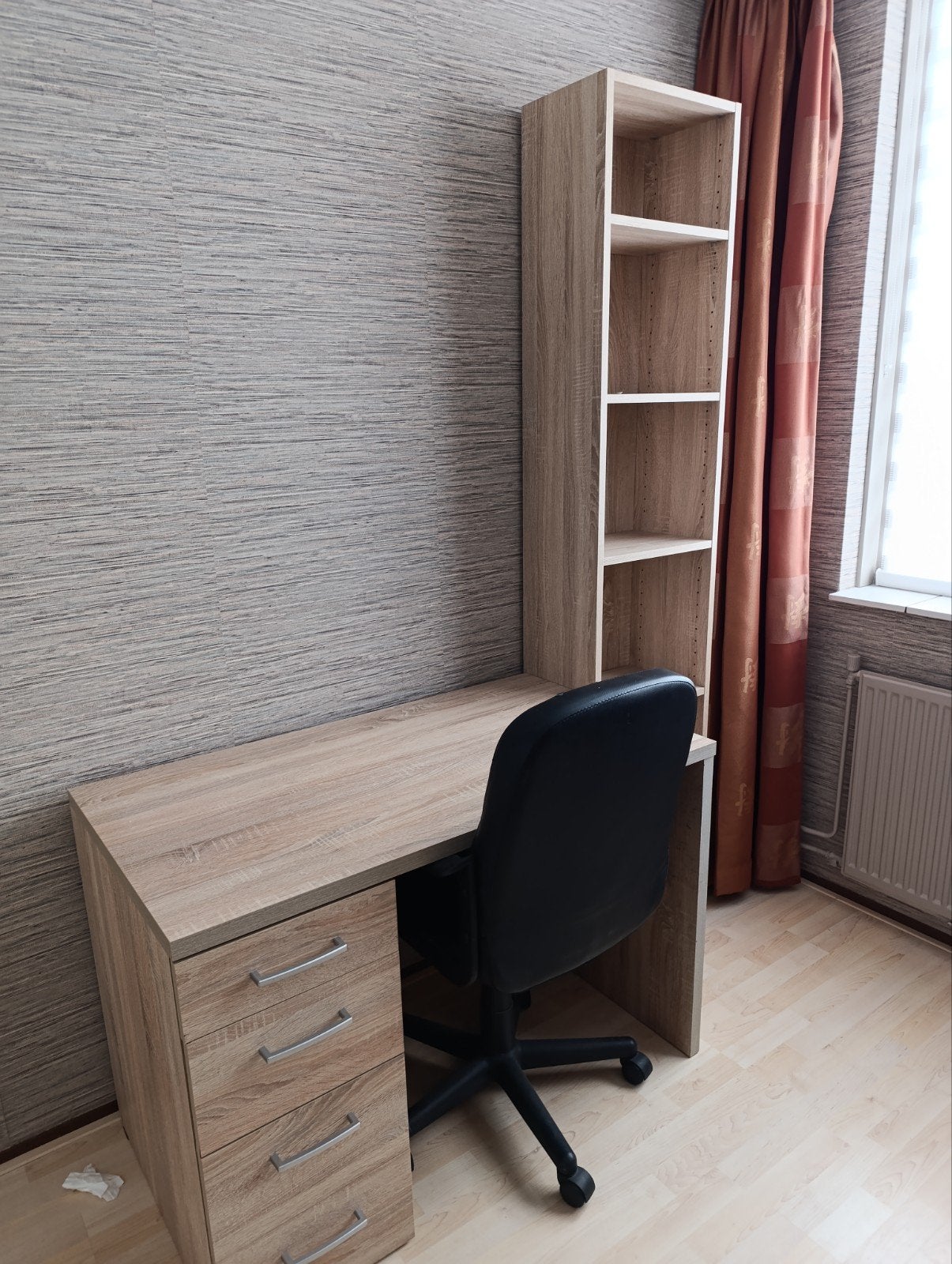 Bureau en/of boekenkast