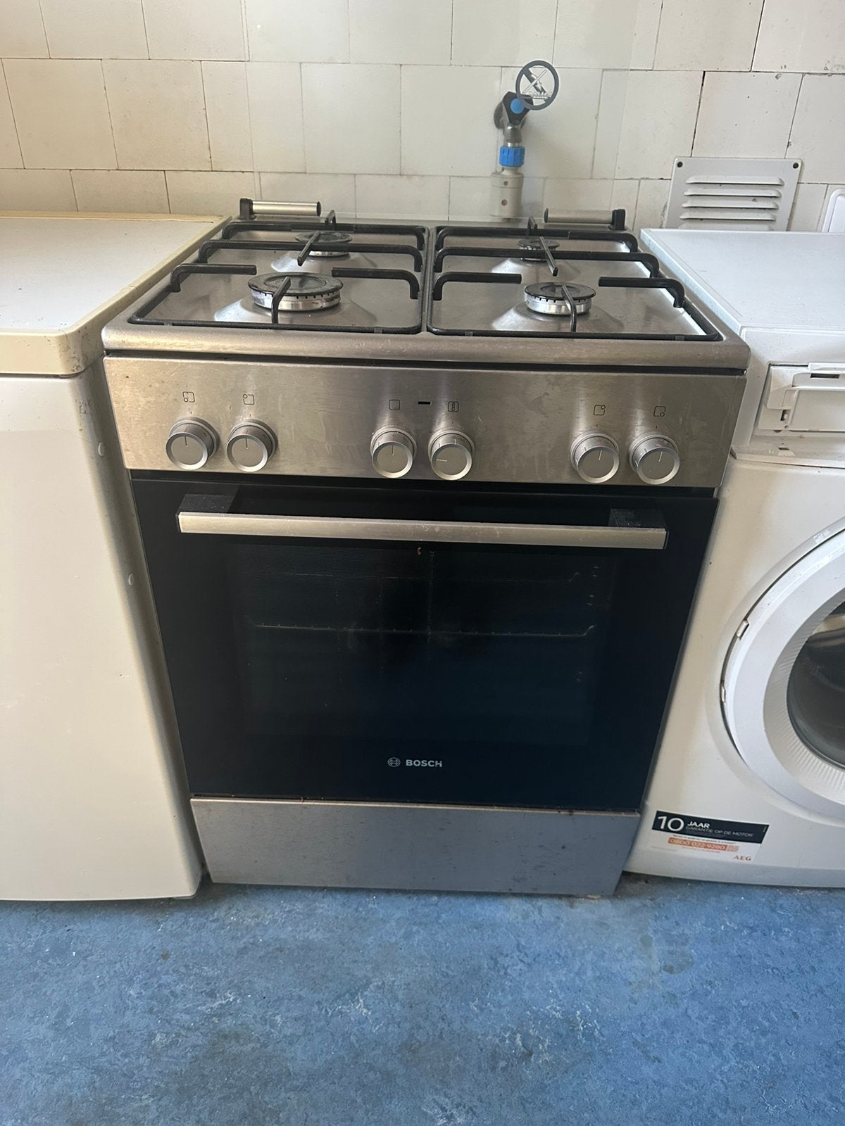 Bosch gasfornuis, Ophalen, 60 cm of meer, 4 kookzones, Zo goed als nieuw