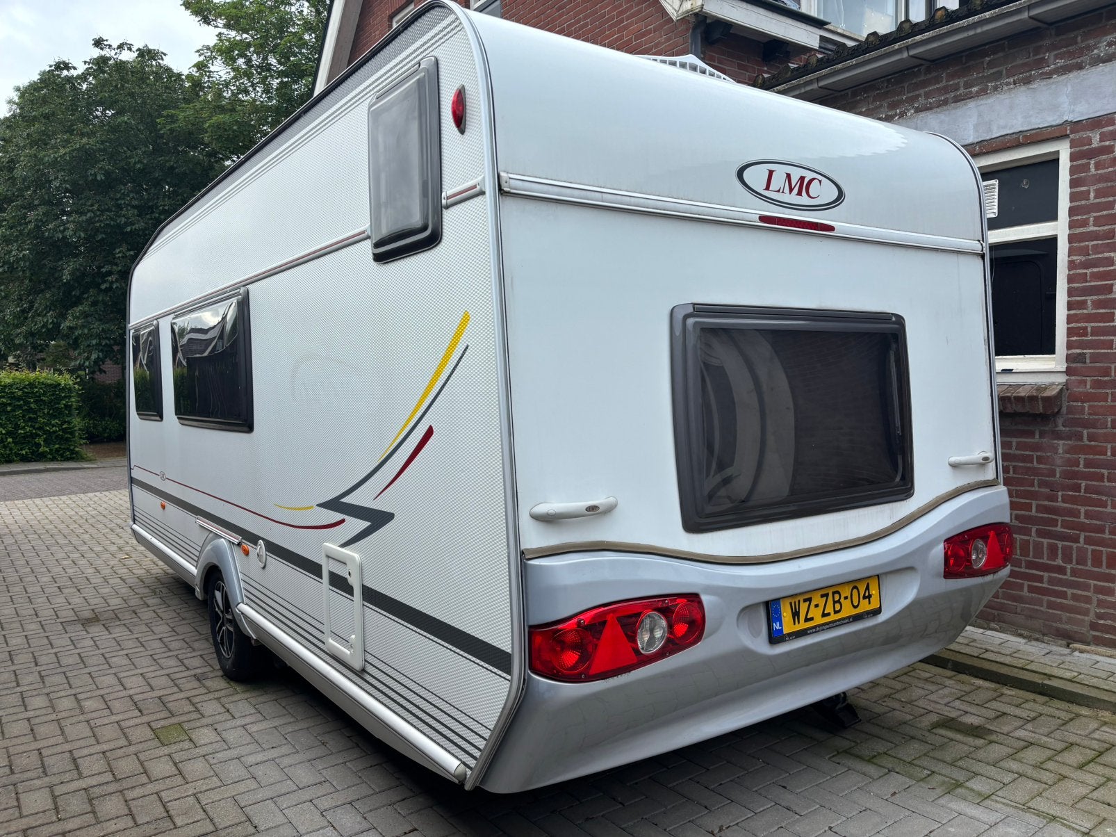 LMC Casa Familia 530 6 pers stapelbed, Airco, Mover,, Caravans en Kamperen, Caravans, Treinzit, Particulier, 5 tot 6 meter, Vast bed
