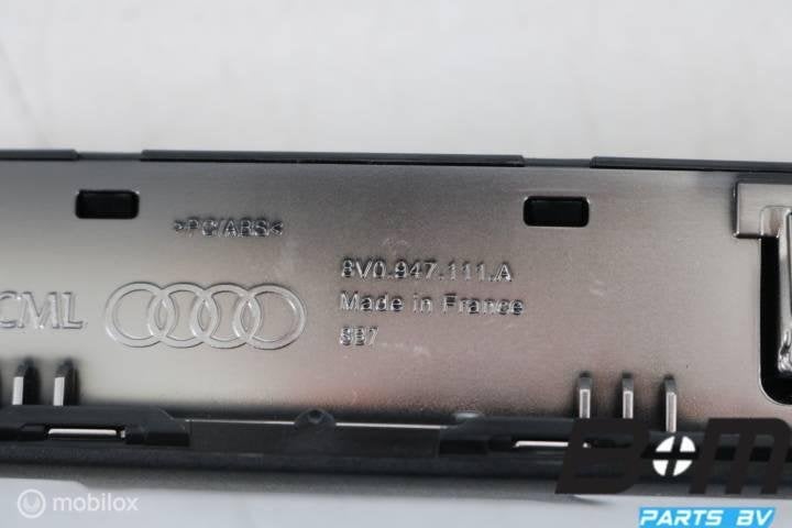 LED binnenverlichting achter Audi Q2 81A 8V0947111B, Gebruikt