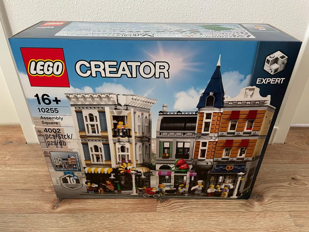 LEGO Creator Expert 10255 Assembly Square Nieuw/Sealed, Lego, Nieuw, Ophalen of Verzenden, Ongeopend/sealed