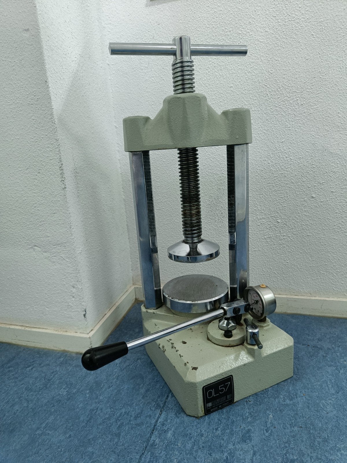 Manfredi OL57 Hydraulische Pers voor Tandtechniek, Ophalen