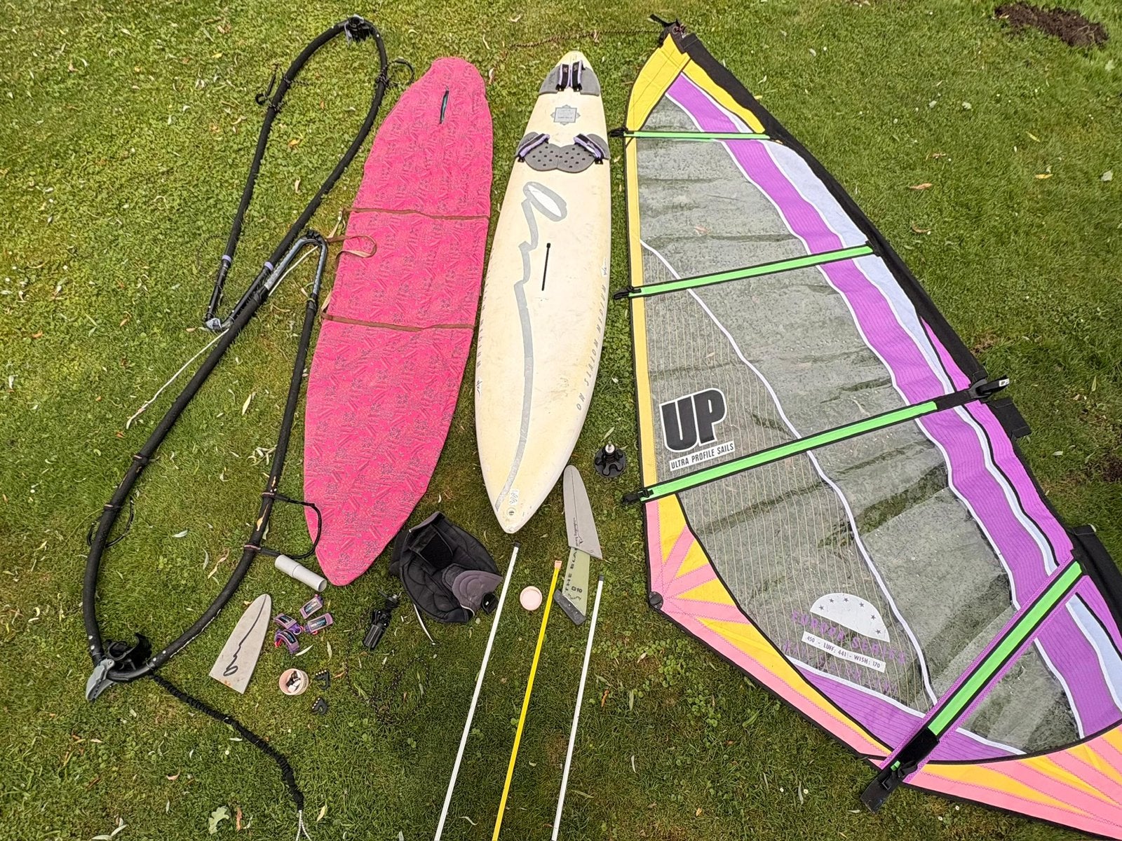 Windsurf-plank en zeil en andere gear: diversen, Ophalen, 250 tot 300 cm, Gebruikt, 3.5 tot 5 m²