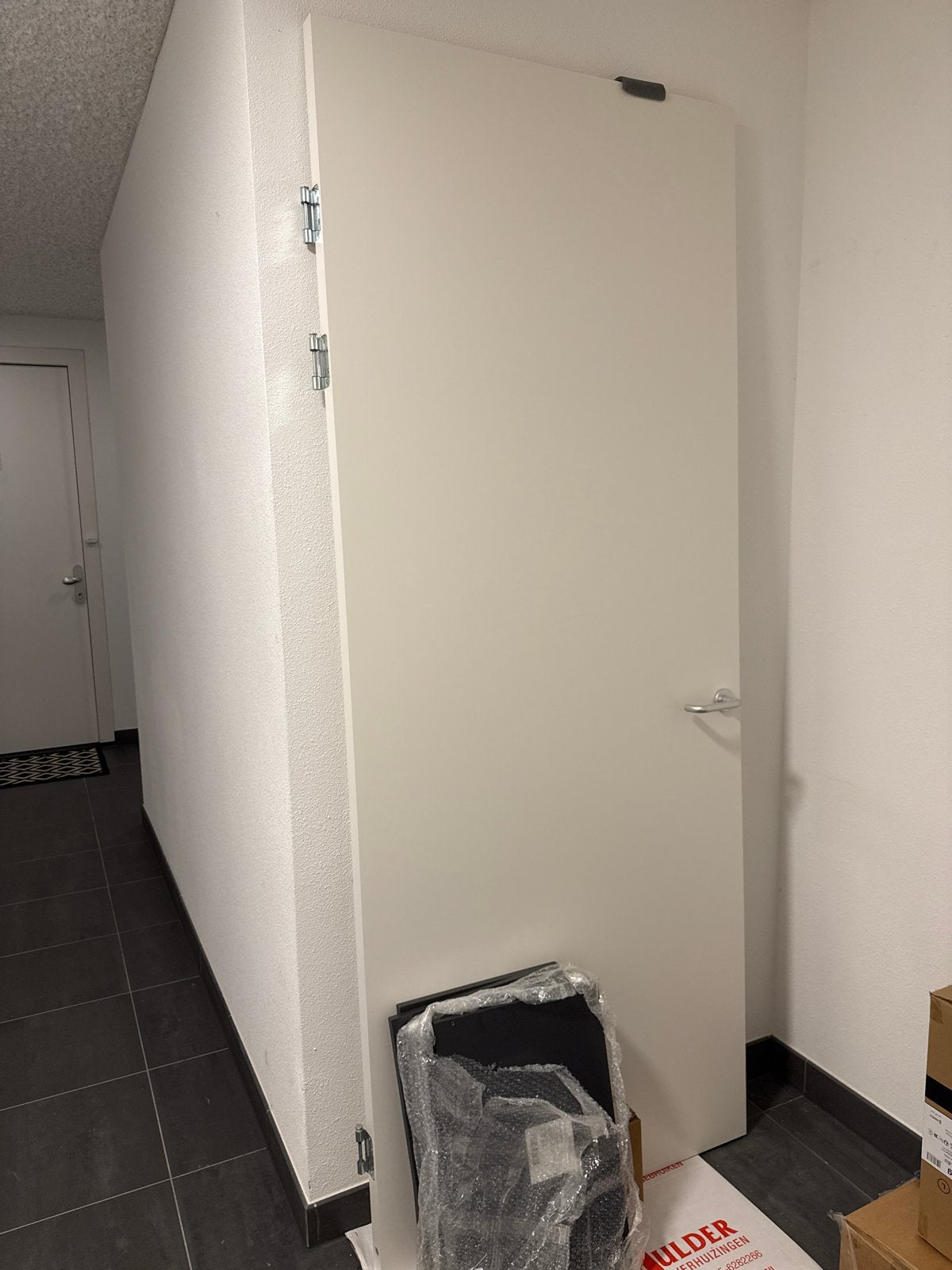 Svedex Witte binnendeur met klink en scharnieren, Ophalen, 80 tot 100 cm, Binnendeur, Zo goed als nieuw