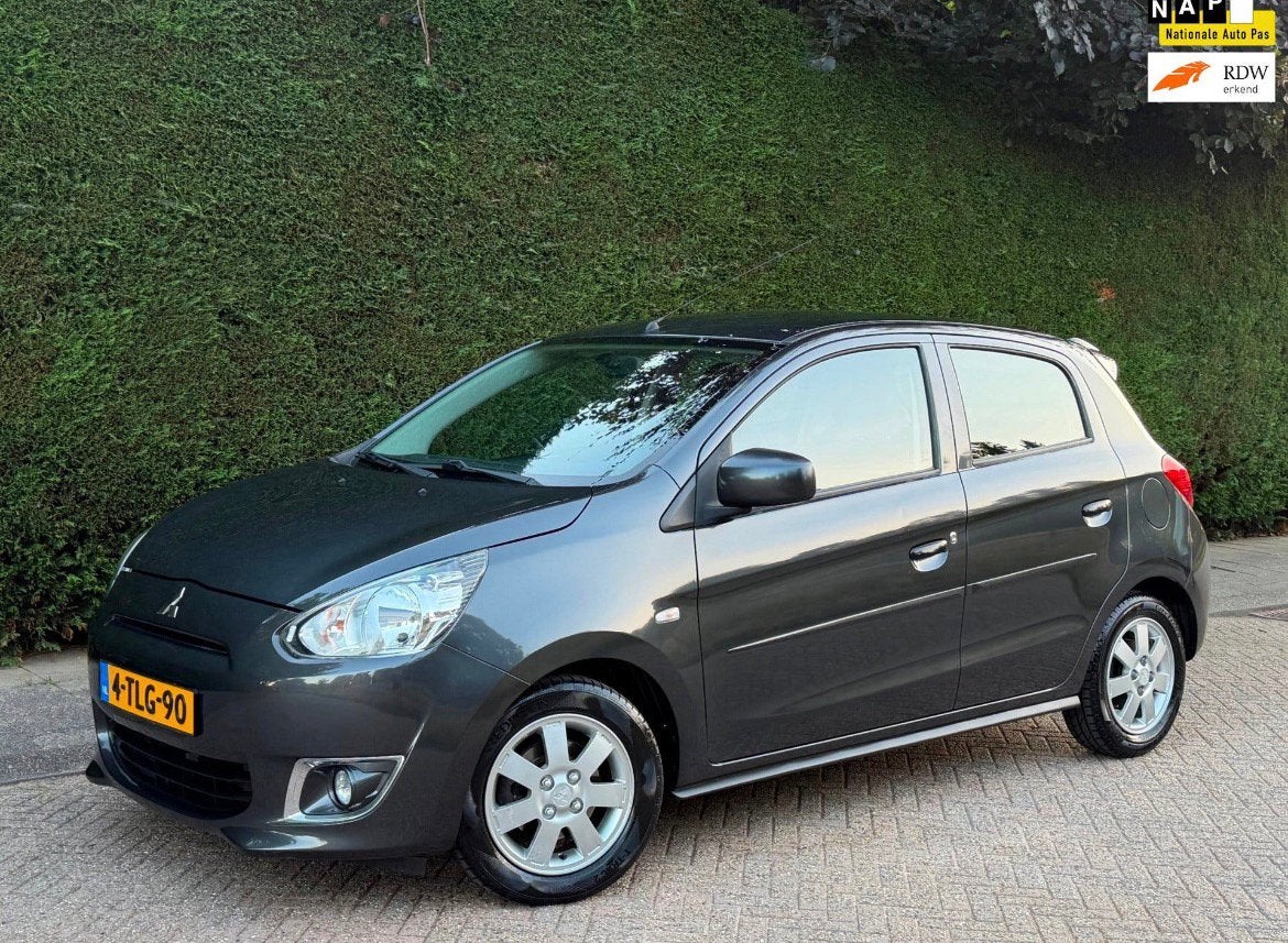 Mitsubishi | CarPlay | APK+NWE OLIE | LM Velgen | Start/Stop, Auto's, Voorwielaandrijving, Zwart, Origineel Nederlands, Handgeschakeld