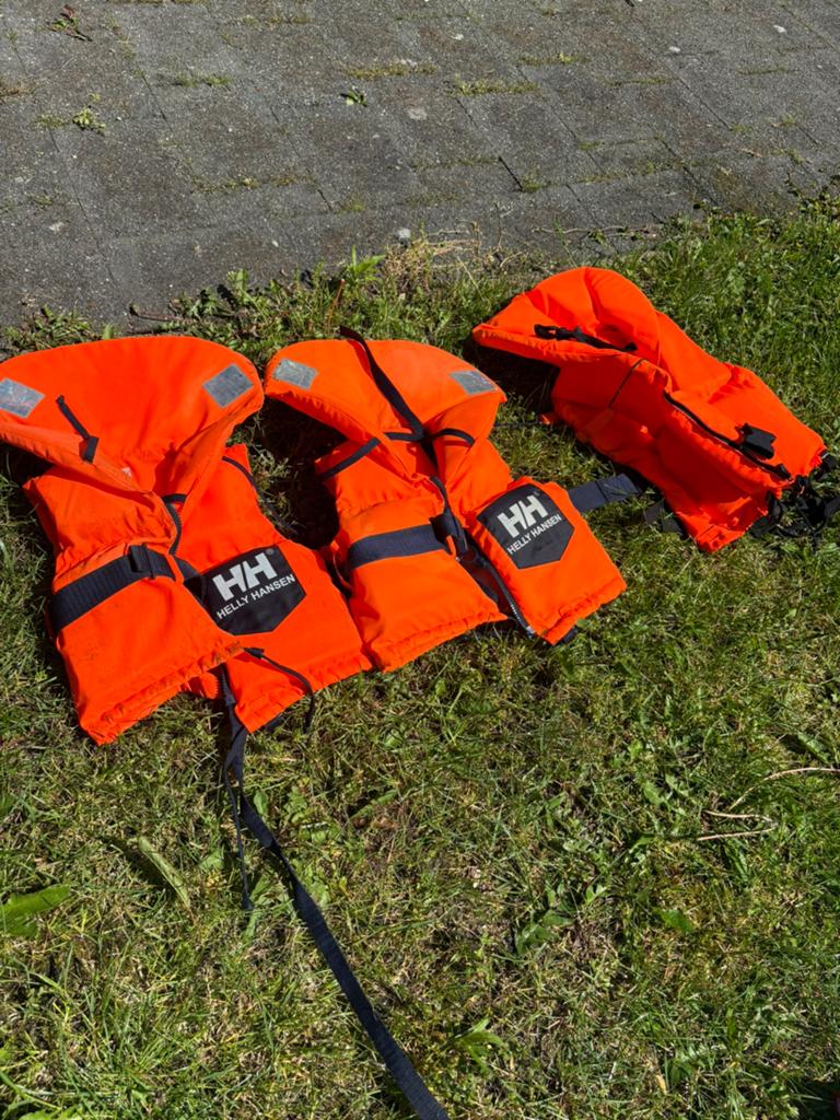 Kinder Zwemvesten Helly Hansen – Veilig & Comfortabel, Watersport en Boten, Watersportkleding, Ophalen of Verzenden, Zo goed als nieuw