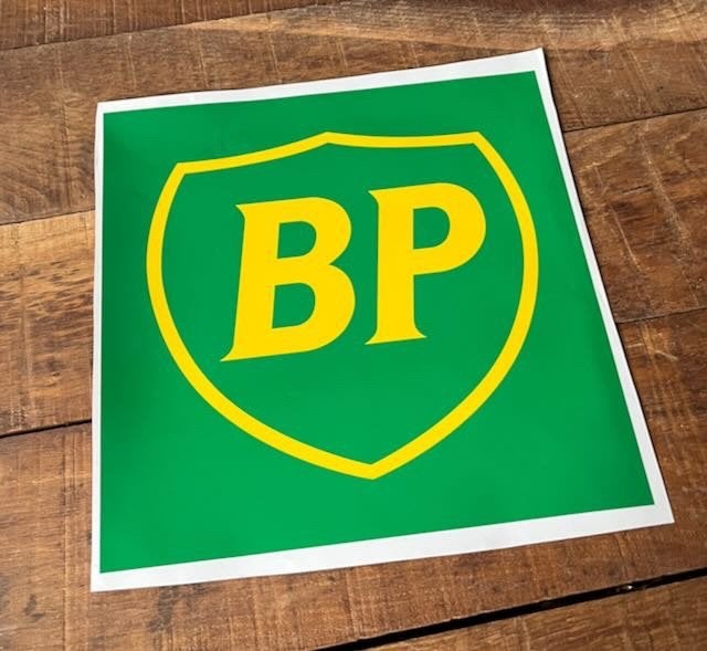 BP    sticker - Bezinepomp - oliedrum  +- 29 cm, Ophalen of Verzenden, Zo goed als nieuw, Auto's