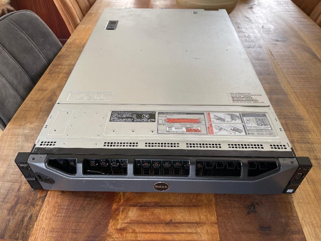Dell R730XD + 224GB DDR4 RAM + 1TB NVME + 21.6TB SAS, Computers en Software, Servers, Ophalen, Gebruikt, Hot swappable onderdelen