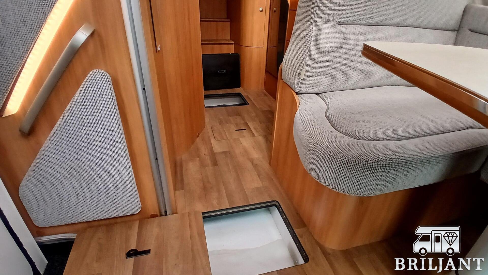 Foto 20 van Fiat Hymer T568 automaat/Enkelebedden/L-zit