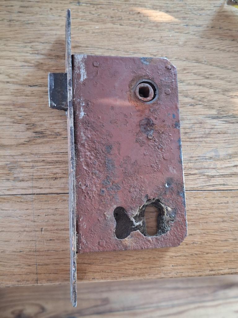 Gezocht antiek deurbeslag, Doe-het-zelf en Verbouw, Deuren en Horren, Ophalen of Verzenden, Binnendeur, 200 tot 215 cm