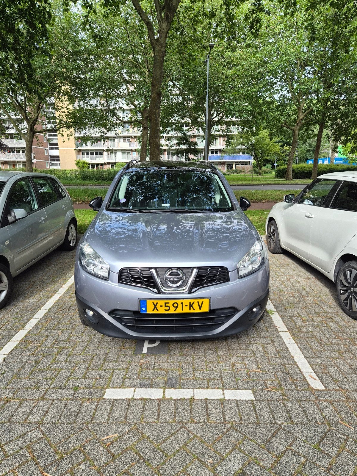 Nissan Qashqai+2 2.0 4WD 2013 Grijs, Auto's, Nissan, Euro 5, 4 cilinders, Handgeschakeld, Vierwielaandrijving