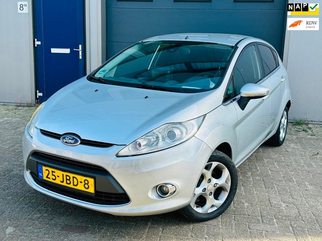Ford Fiesta 1.25 Titanium AIRCO NAP ACHTER SENSOR, Voorwielaandrijving, 1242 cc, 82 pk, Origineel Nederlands