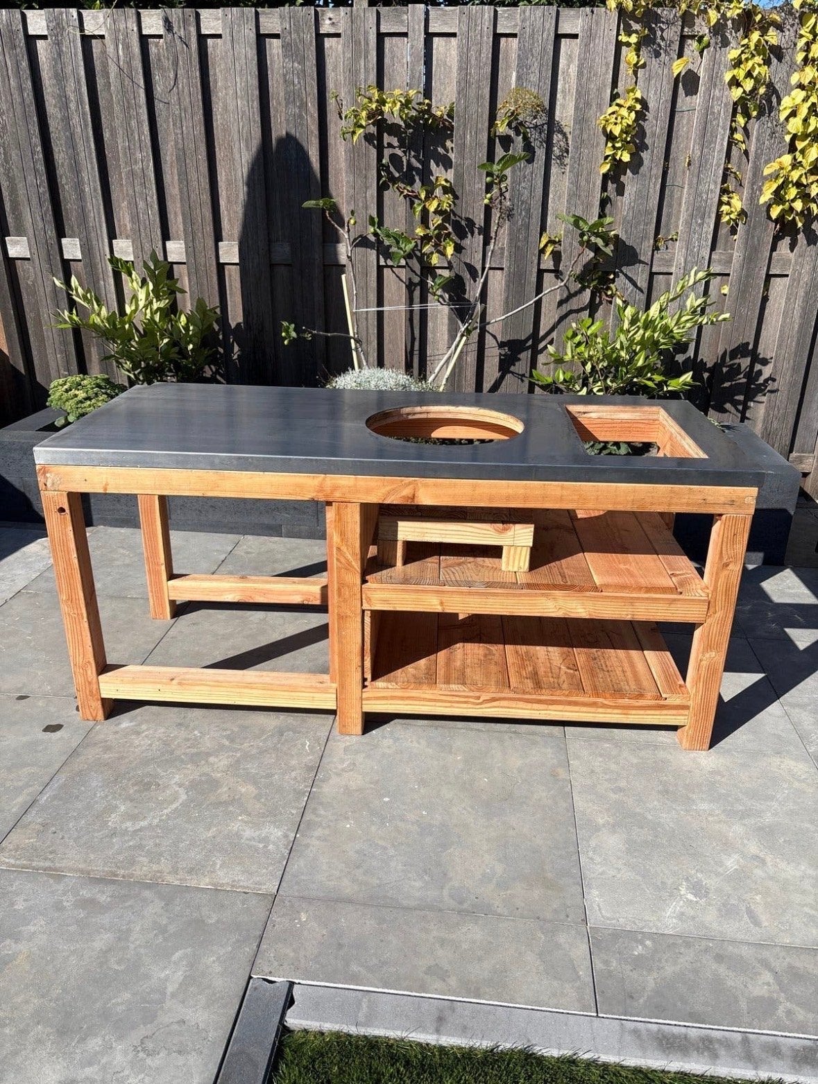 Buitenkeuken van Dauglas hout met RVS blad, Ophalen, Zo goed als nieuw, Houtskool, Vrijstaand