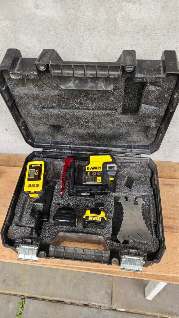 Dewalt Laserwaterpas met statief en accessoires, Ophalen of Verzenden, Gebruikt, Afstand