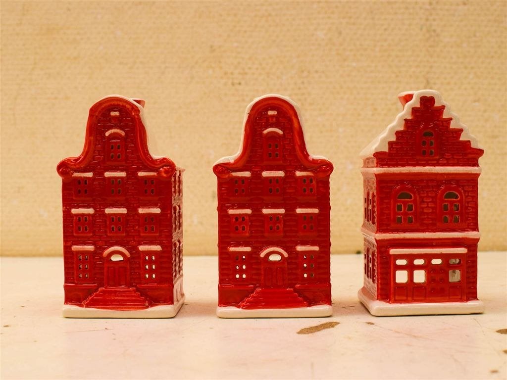 Set van 3 porseleinen kersthuisjes 51378, Ophalen of Verzenden, Gebruikt