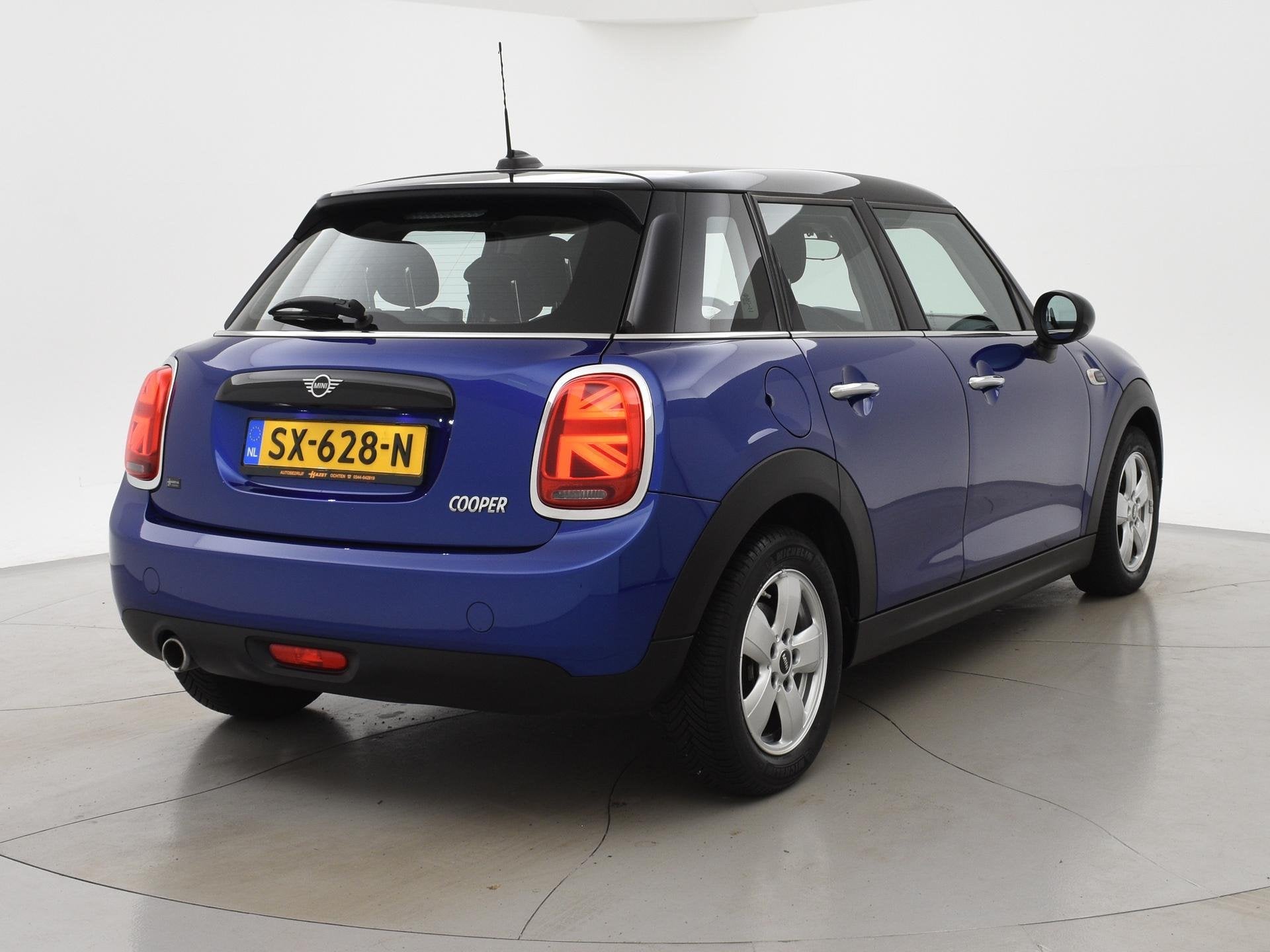 MINI 5-Deurs 1.5 COOPER SALT 5-DEURS AUT. *STARLIGHT BLUE* +, Gebruikt, 1165 kg, Blauw, Origineel Nederlands