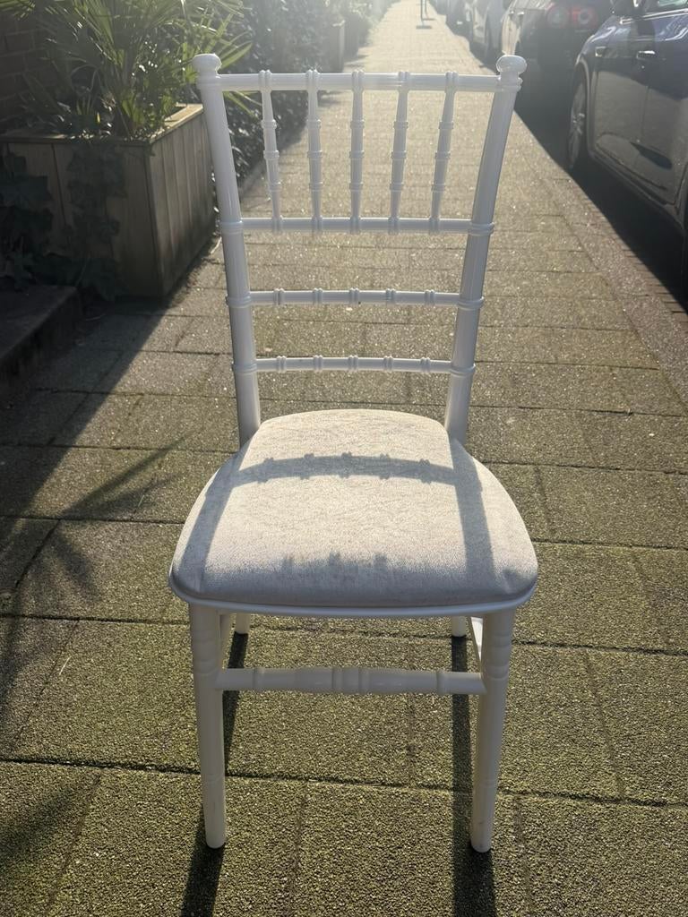 62x Chiavari stoelen – in één koop – bruiloft/event, Ophalen