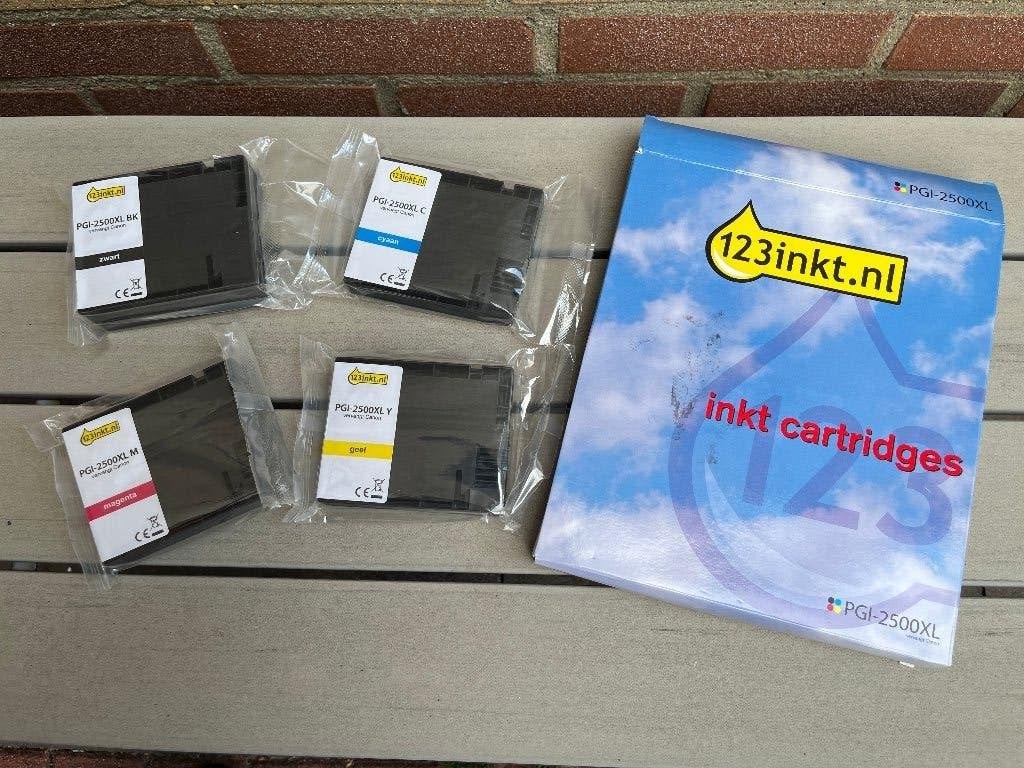 4 Cartridges PGI-2500XL, zie omschrijving, Ophalen of Verzenden, Nieuw