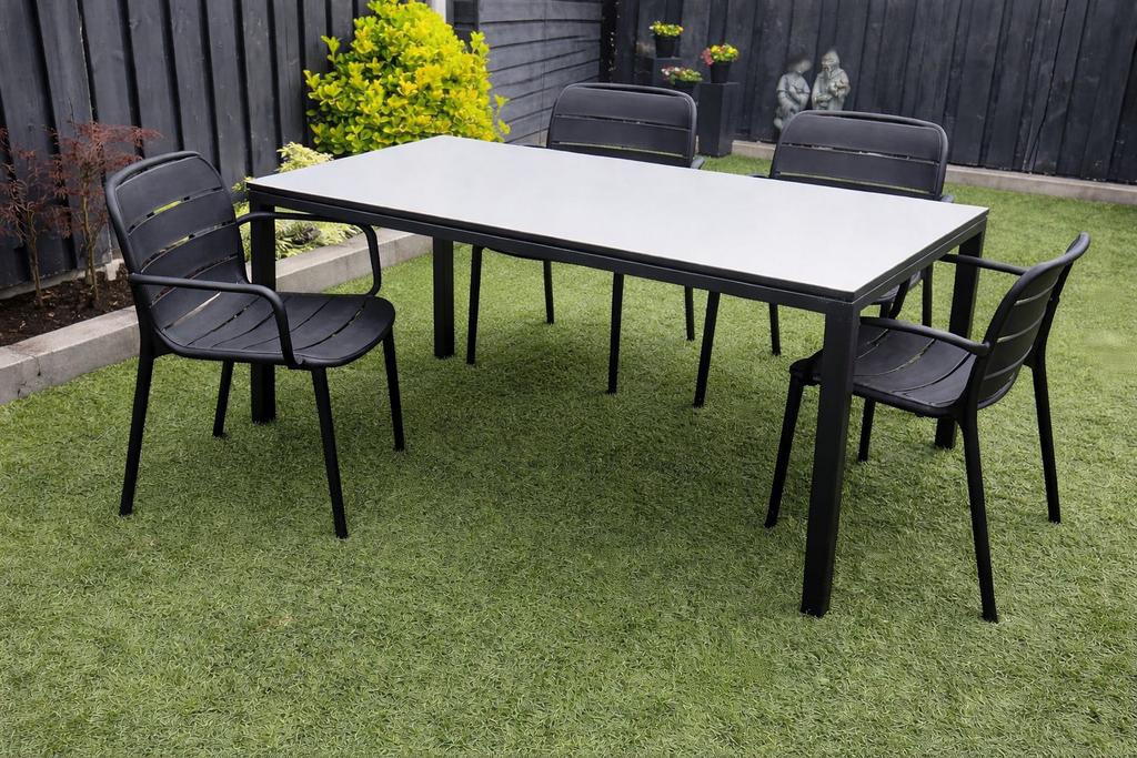 Mooie set   Voor buiten  tafel kan ook binnen  in huis, Tuin en Terras, Ophalen of Verzenden, Zo goed als nieuw