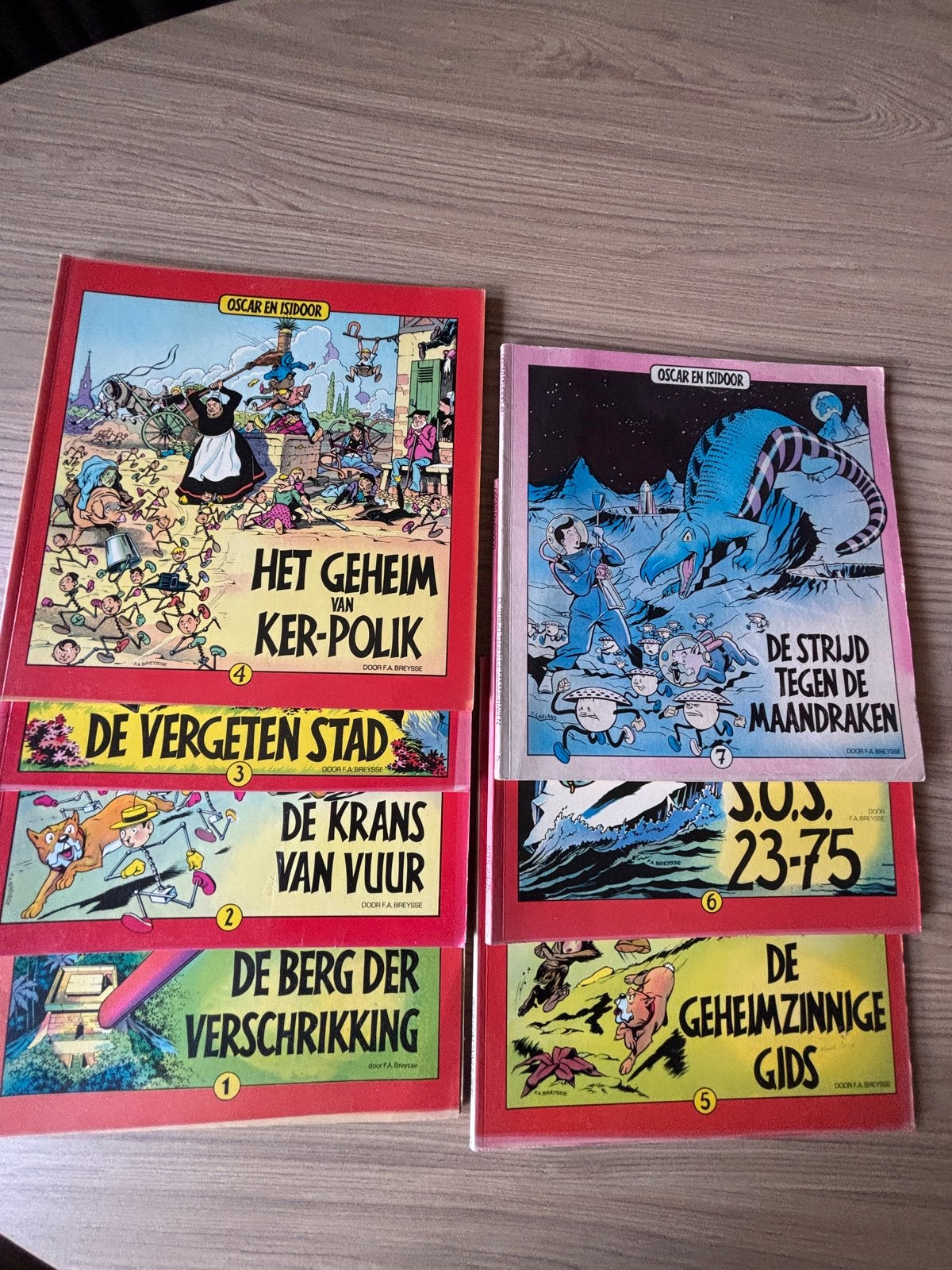Oscar en Isidoor stripboeken - 7 delen, Boeken, Stripboeken, Meerdere stripboeken, Ophalen of Verzenden, Gelezen