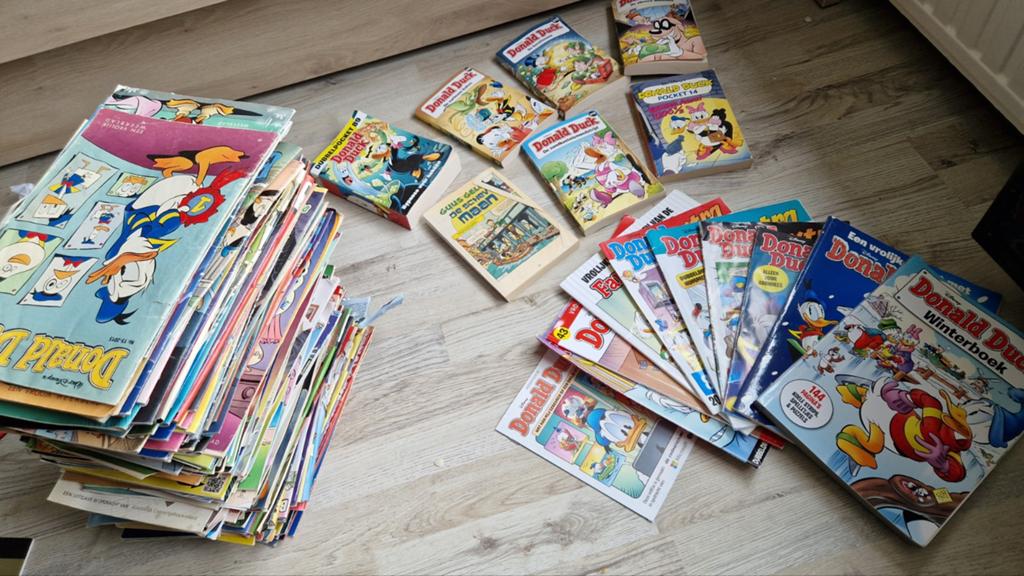 Donald Duck tijdschriften omnibussen en speciale edities, Ophalen of Verzenden, Gelezen, Algemeen