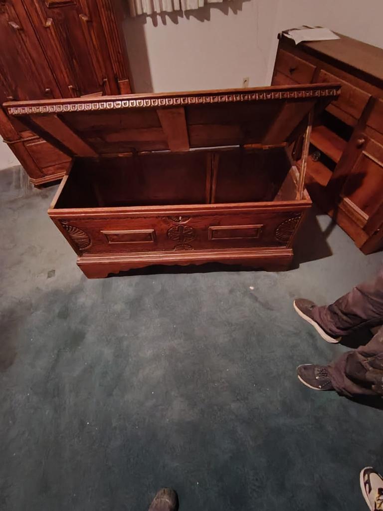 Antiek dressoir, Ophalen of Verzenden
