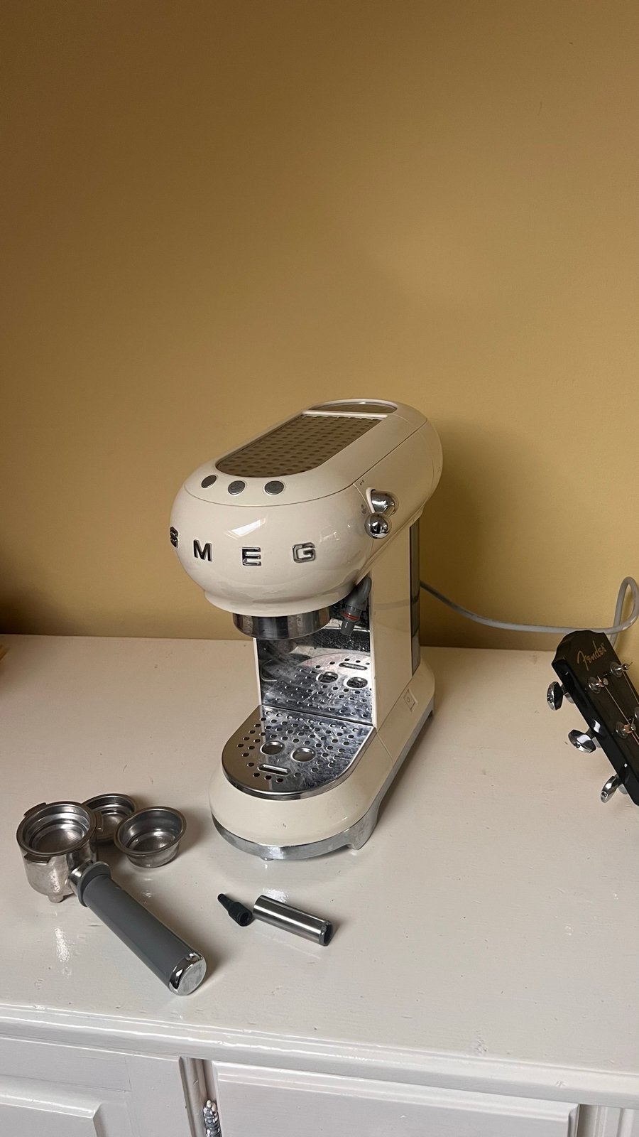 SMEG Koffiemachine gebroken wit - Espresso, Witgoed en Apparatuur, Ophalen, Afneembaar waterreservoir, Gebruikt, Espresso apparaat