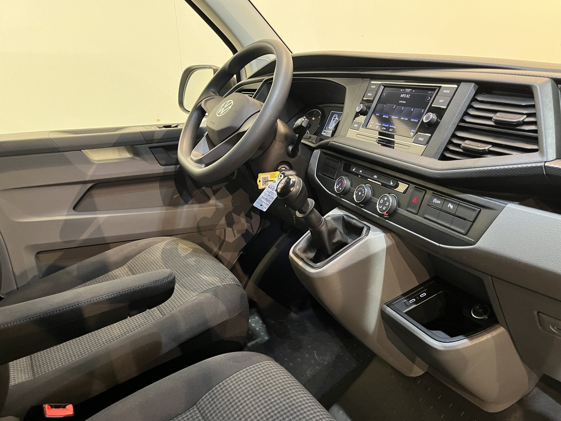 Volkswagen Transporter 2.0 TDI L2H1 / Euro 6 / Schuifdeur L, Auto's, Gebruikt, 4 cilinders, Met garantie (alle), Volkswagen