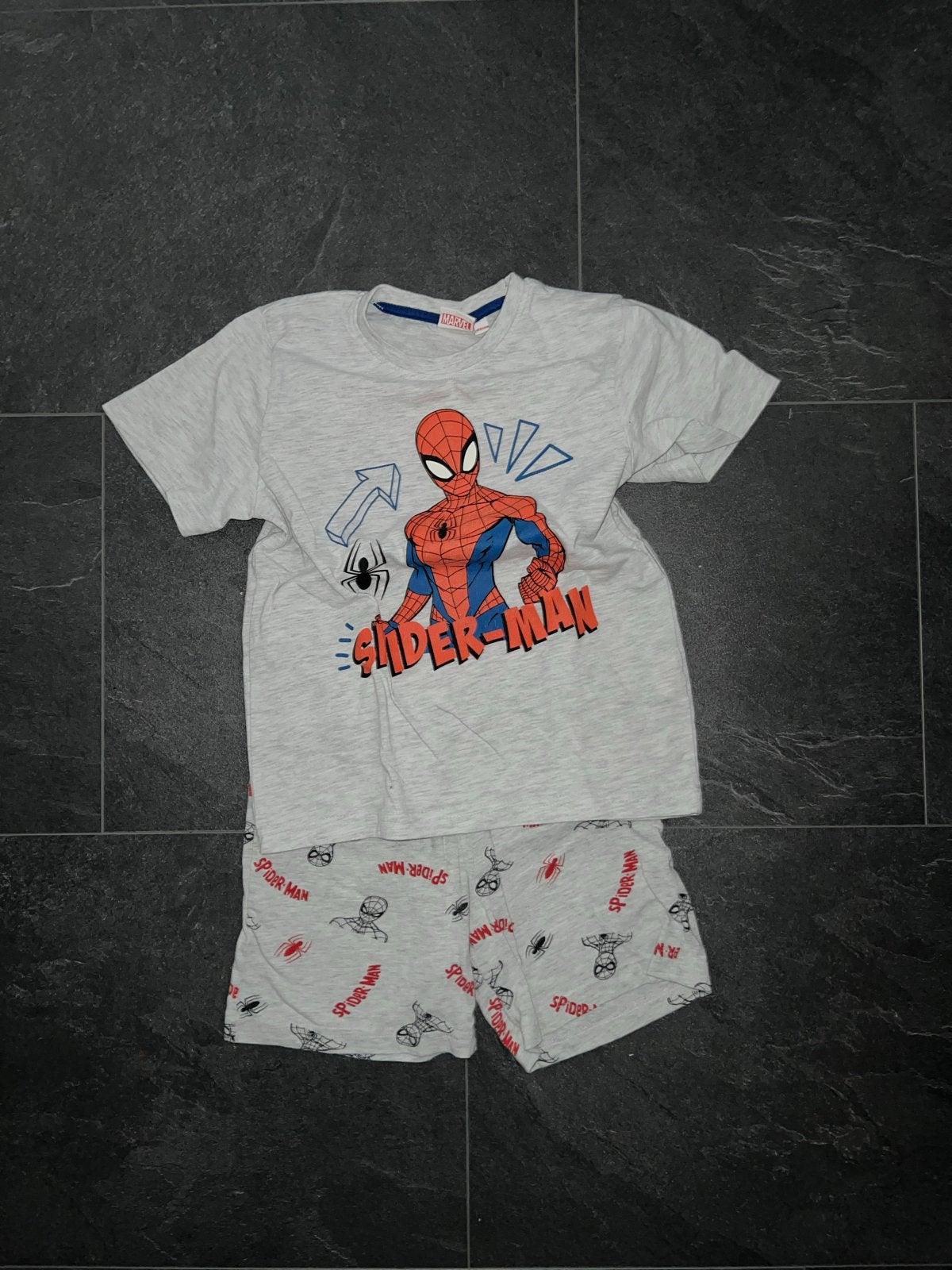 Spiderman pyjama - Gedragen maar in goede staat, Ophalen of Verzenden, Gebruikt, Maat 128