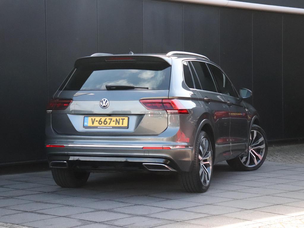 Volkswagen Tiguan 2.0 TDI 4Motion Highline Business R | GRIJ, Auto's, Automaat, Gebruikt, 2500 kg, Origineel Nederlands