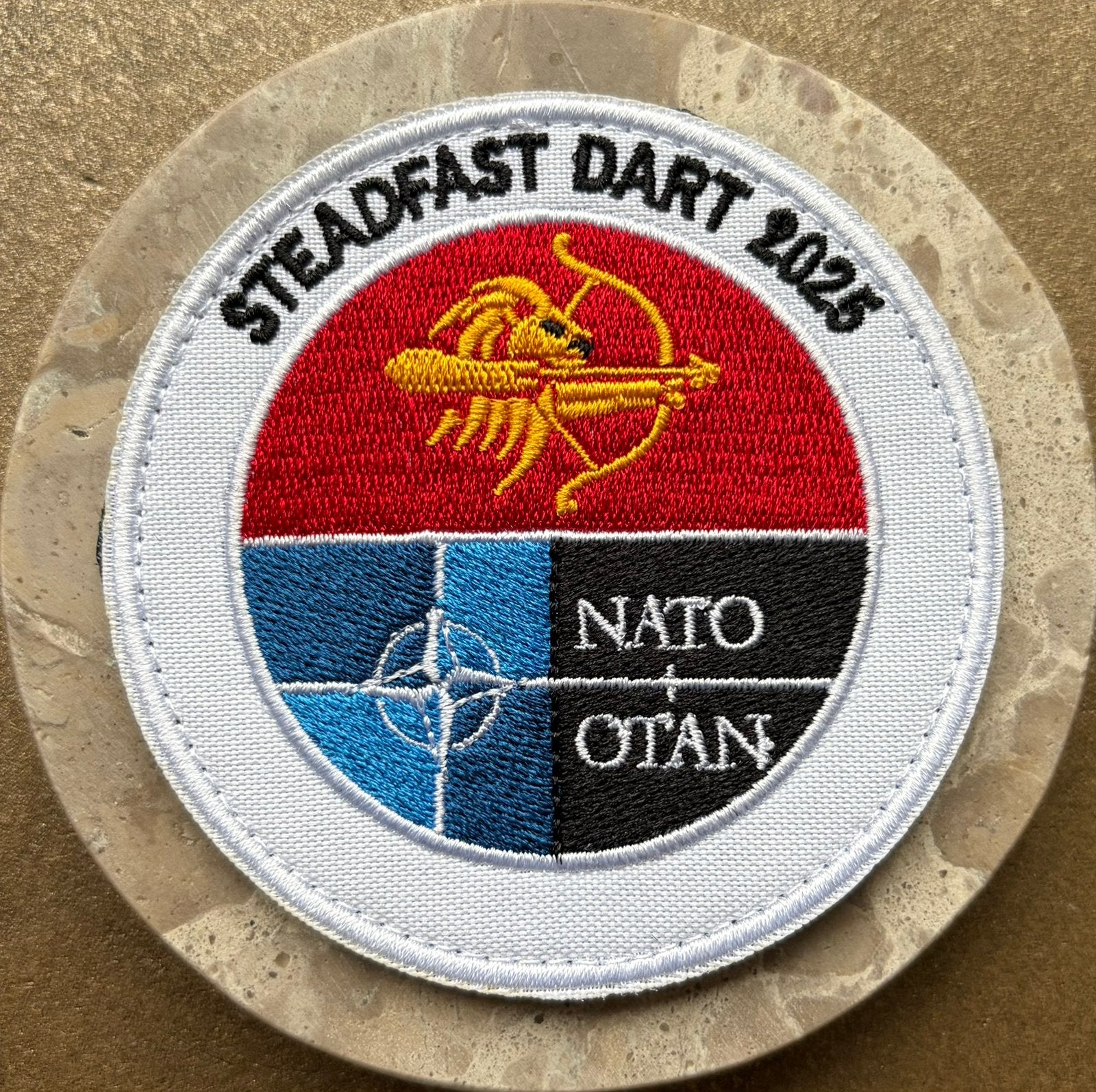 NATO exercise Steadfast Dart 2025 patch (velcro), Ophalen of Verzenden, Nederland, Embleem of Badge