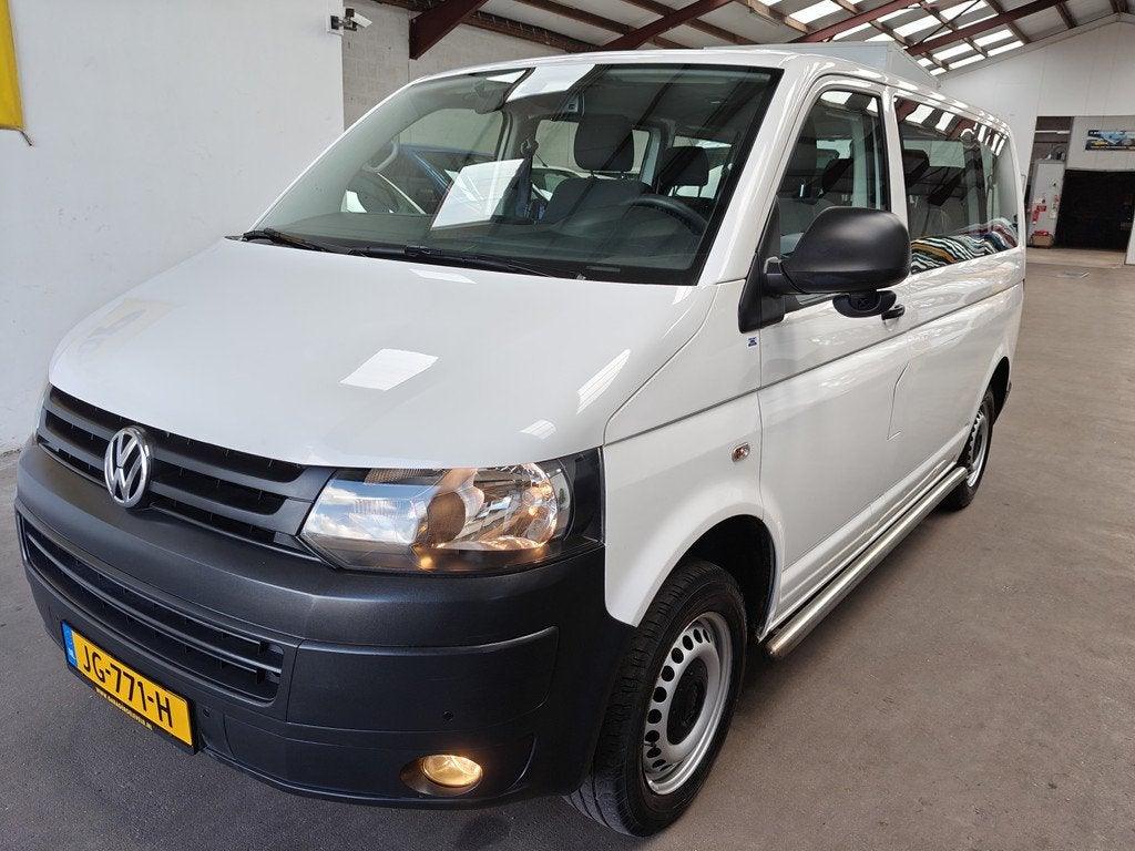 Volkswagen Transporter Kombi 2.0 TDI L1H1 Trendline PERSONEN, Euro 5, Gebruikt, 8 stoelen, 2500 kg