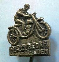 M.A.C. Bedaf Uden zilverkleurig motorrace speldje( H_176 ), Verzenden, Nieuw, Sport, Speldje of Pin