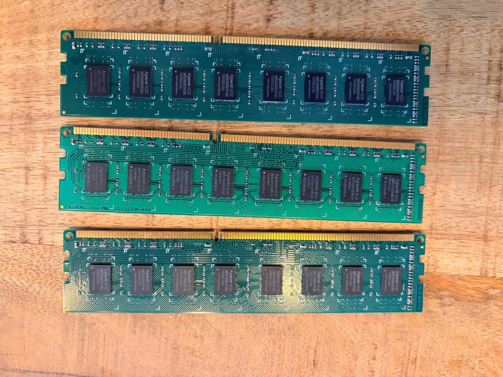 Apacer 2GB DDR3 RAM Geheugenmodules (3 stuks), Computers en Software, Ophalen of Verzenden, Gebruikt, DDR3, Server