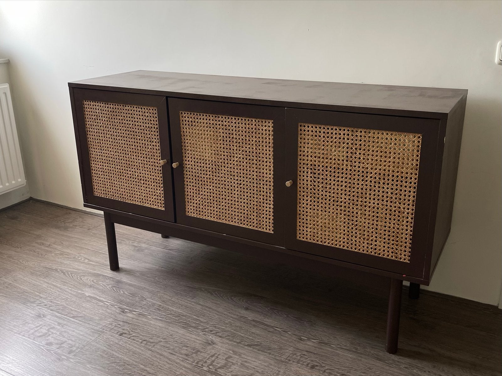 Donkerbruin rotan dressoir JYSK 3 deuren