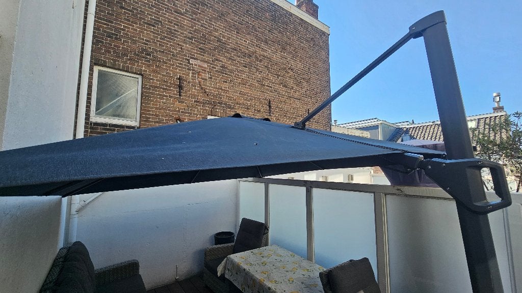 Platinum parasol T2, Ophalen, Zo goed als nieuw