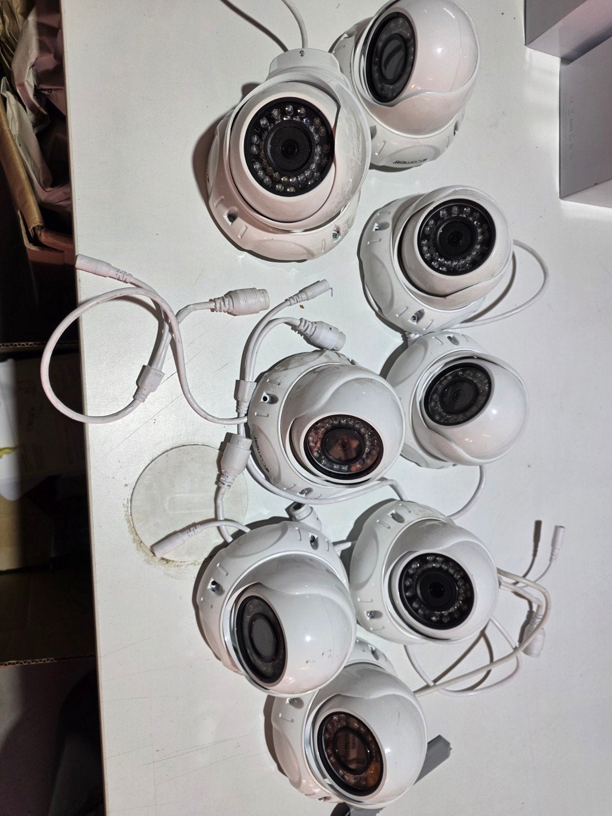 8 camera's van Comelit, Ophalen, 75 m² of meer