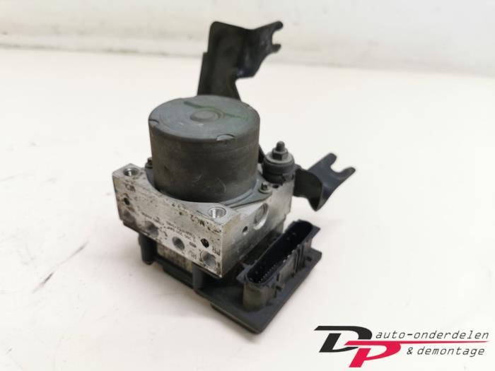 ABS Pomp van een Nissan Micra, Gebruikt, -, -, Ophalen of Verzenden