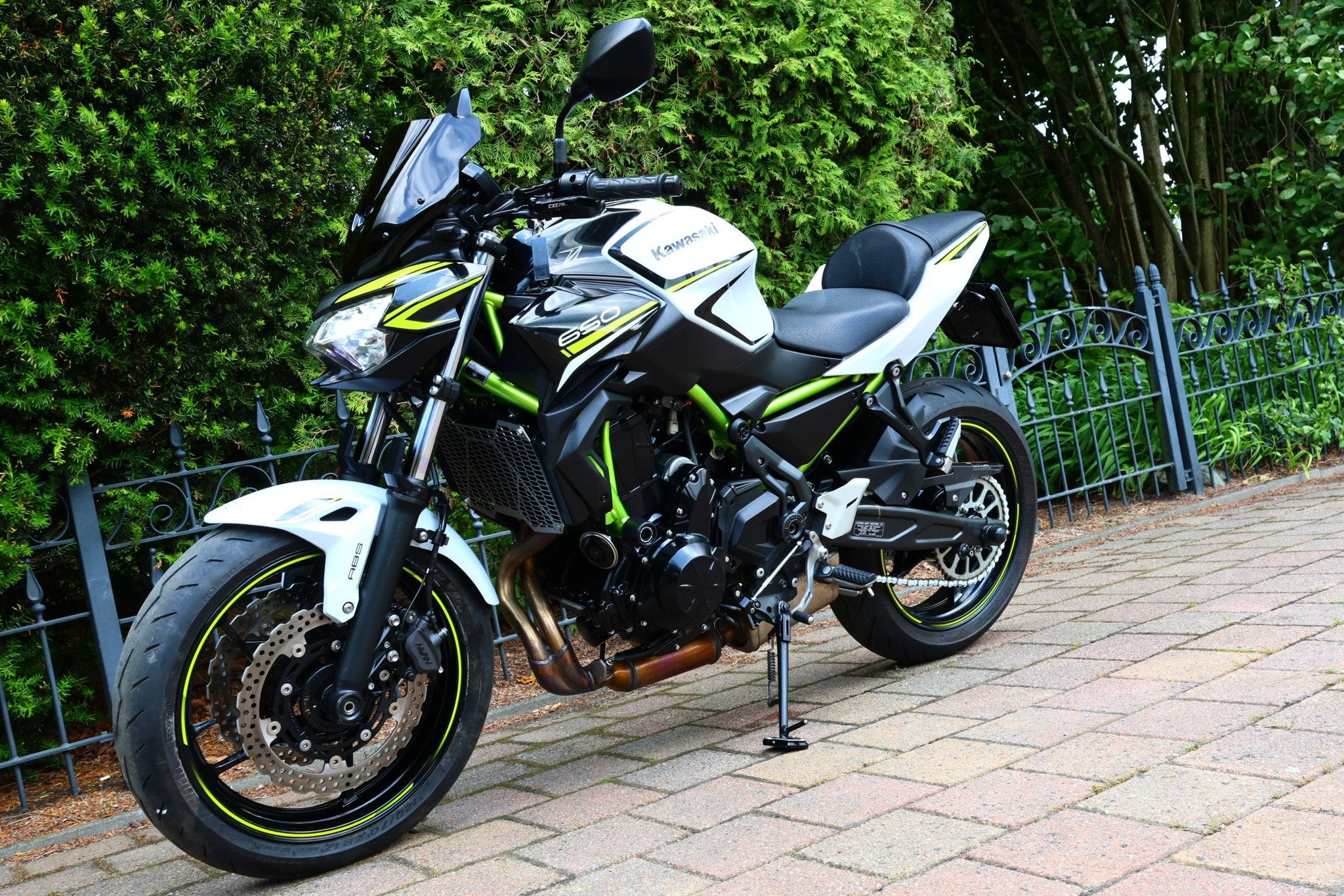 Kawasaki Z650 ABS 50kw (bj 2020), Motoren, Motoren | Kawasaki, 649 cc, Bedrijf, Meer dan 35 kW, Naked bike