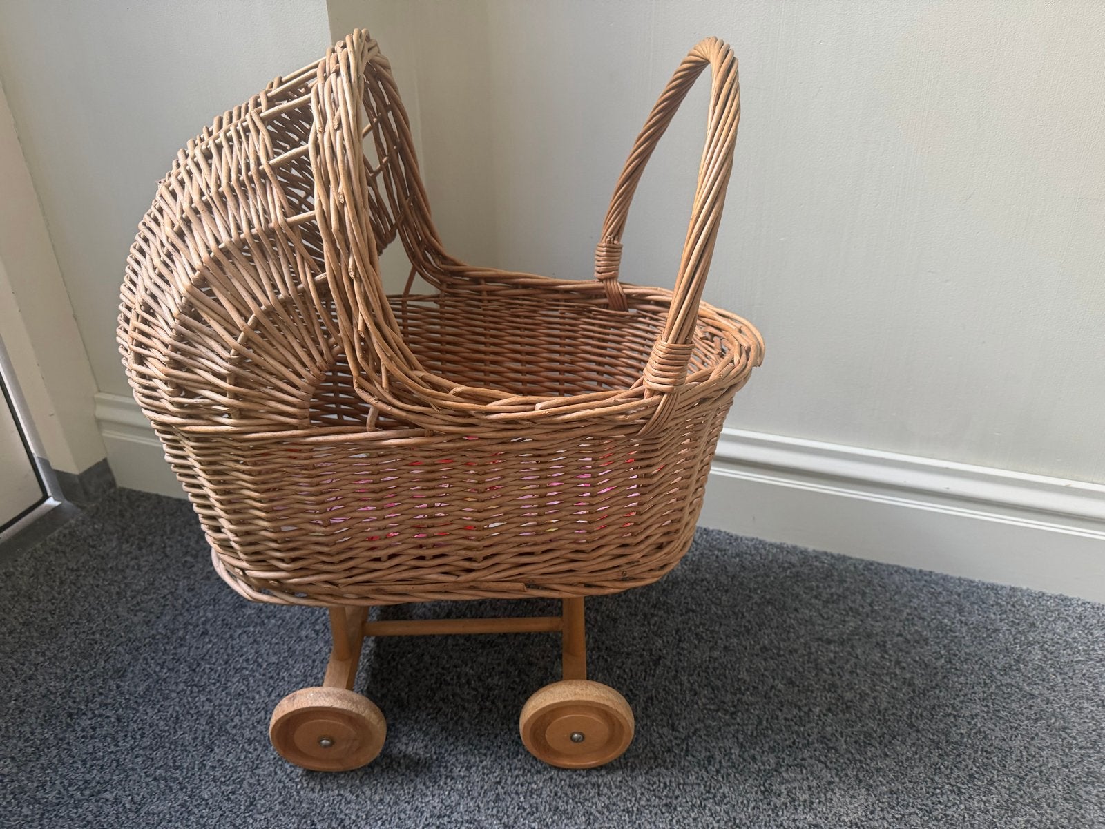 Vintage rieten poppenwagen met houten wielen, Ophalen, Gebruikt, Overige typen
