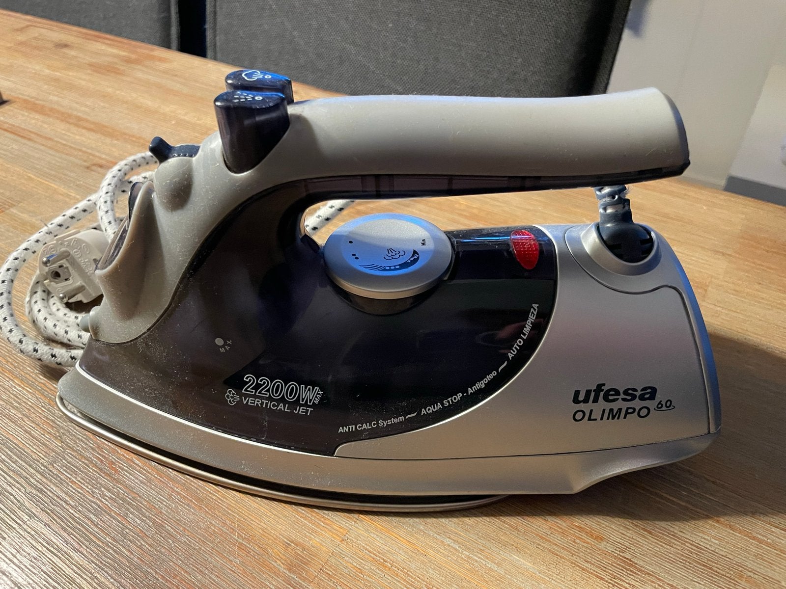Ufesa Olimpo 60 Strijkijzer 2200W, Ophalen, Gebruikt, Strijkijzer met snoer