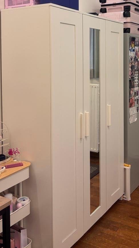 Ikea 3-deur Brimnes met spiegel zeer goede staat, Ophalen, Met deur(en), 100 tot 150 cm, Zo goed als nieuw