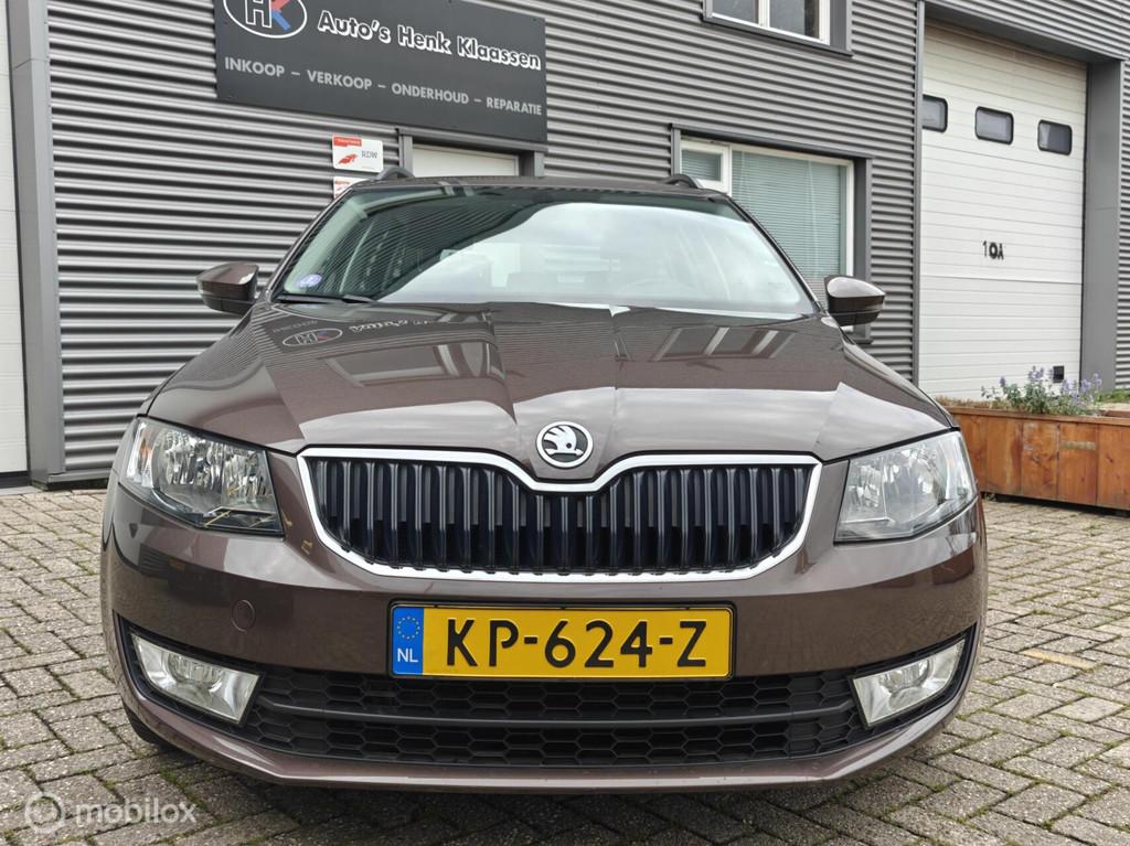 Skoda Octavia Combi 1.0TSi 95pk H6 GT Ambition B. Clima Navi, Bruin, 49 €/maand, Origineel Nederlands, Handgeschakeld