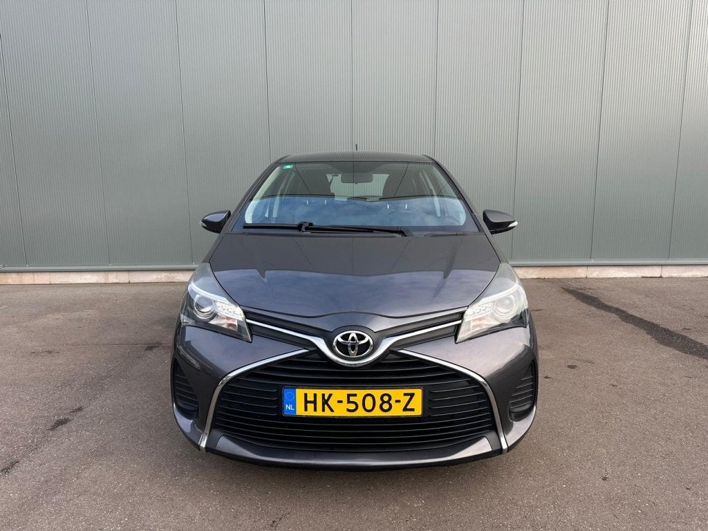 Toyota Yaris 1.3 VVT-i Aspiration CAMERA | ONDERHOUDSBOEKJE, Auto's, 1025 kg, 40 €/maand, Euro 6, Bedrijf