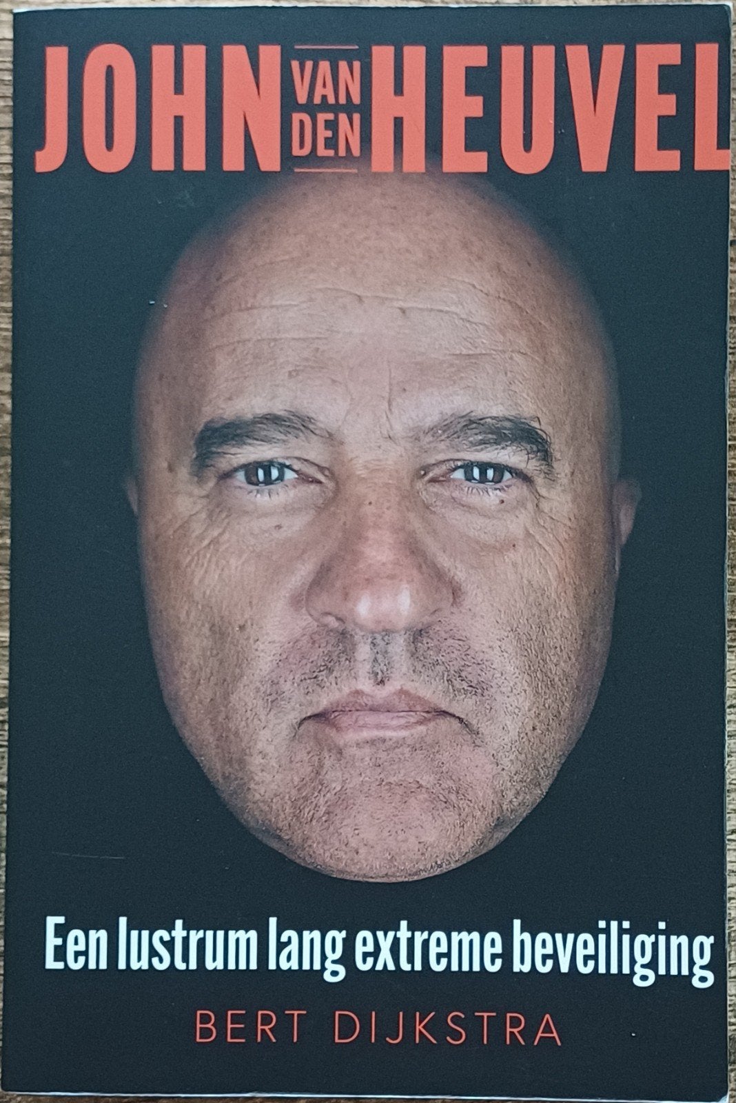 John van den Heuvel - boek, Ophalen of Verzenden, Gelezen, Bert Dijkstra