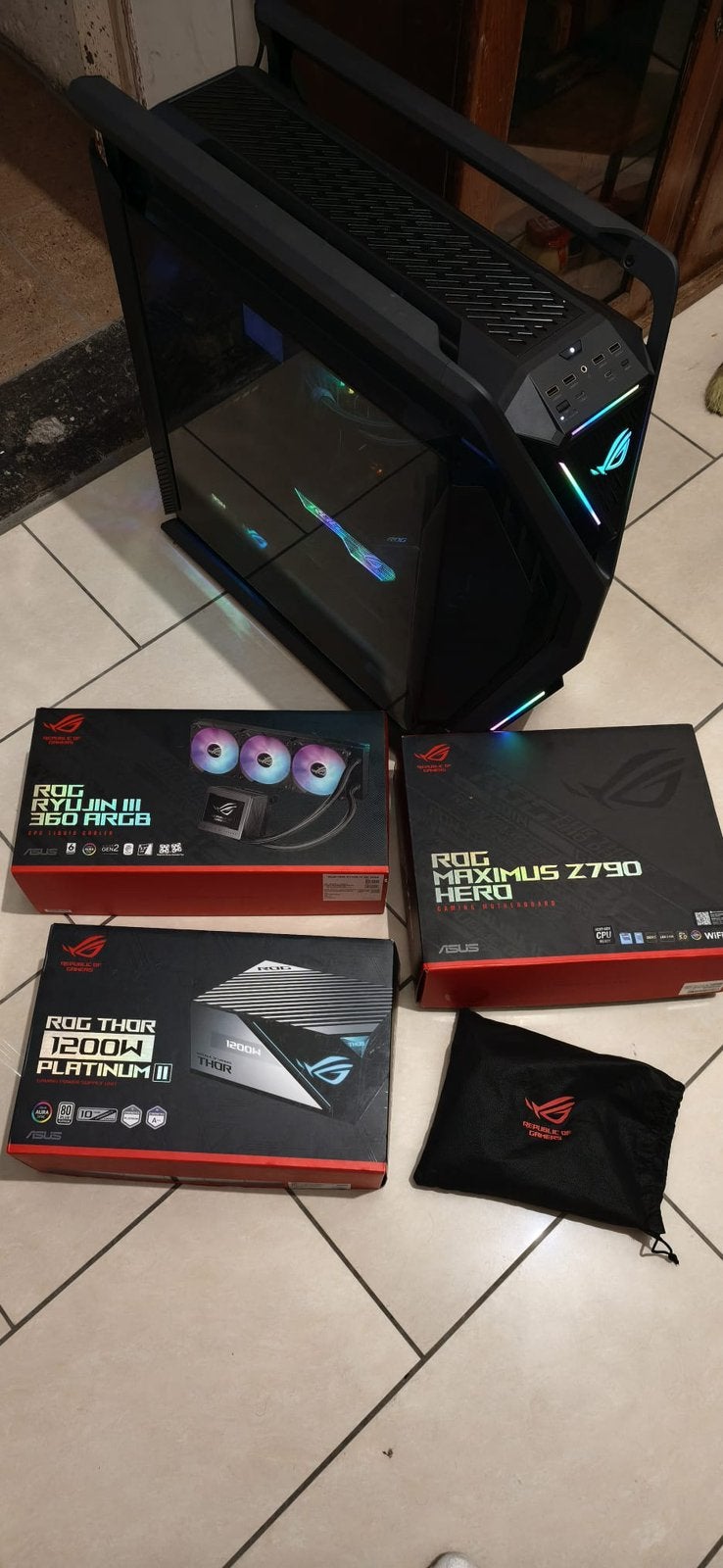 High end asus rog pc 14900k 32gb 7600 1200w rog, Ophalen, Zo goed als nieuw, SSD, 17 inch of meer